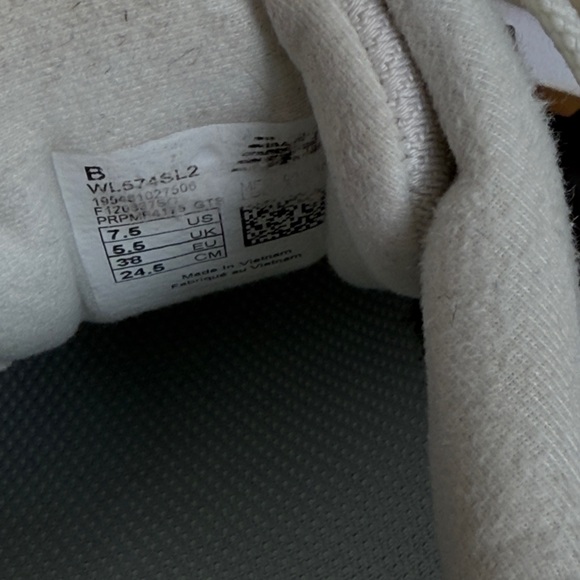 New Balance 584 women’s 8.5 neutral sneaker gym shoes - Picture 5 of 8